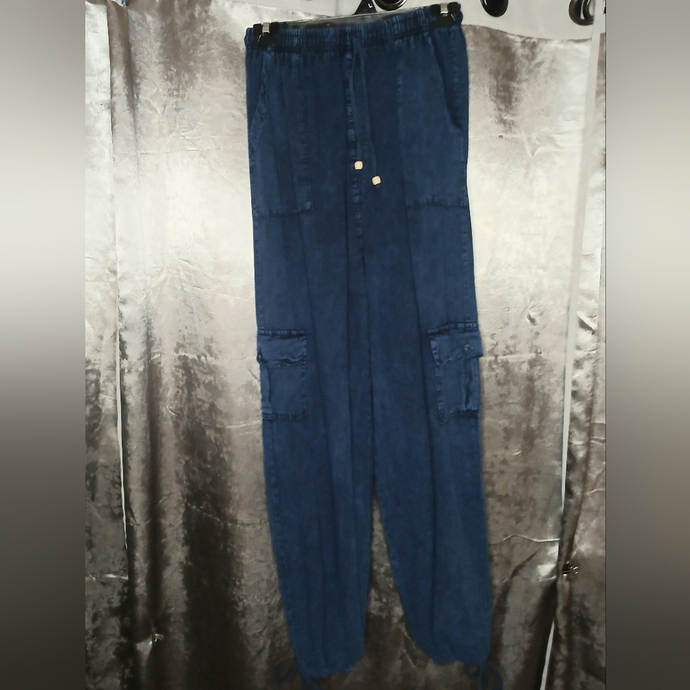 Women's Blue Jogger Capris - Picture 2 of 8